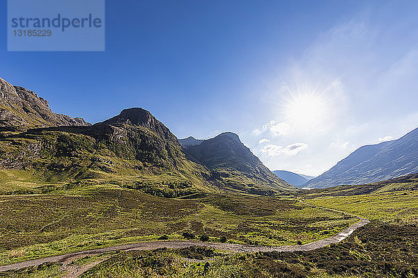 Großbritannien  Schottland  Schottische Highlands  Glencoe  Glen Coe  The Pass of Glen Coe  Bergmassiv Bidean Nam Bian