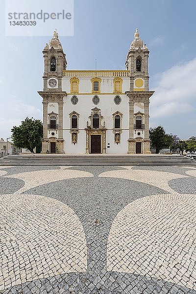 Katholische Kirche Igreja do Carmo  Faro  Portugal  Europa