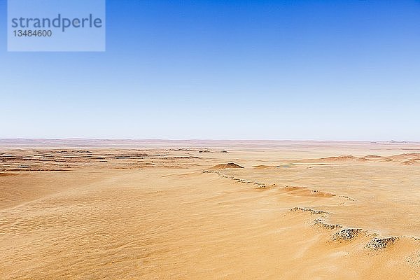 Luftaufnahme  Wüstenlandschaft  Namib-Wüste  Namib-Naukluft-Nationalpark  Namibia  Afrika