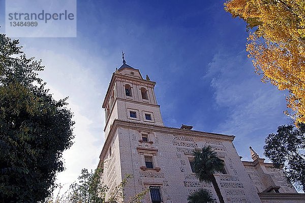 Iglesia de Santa MarÃa  Kirche in der Alhambra  Granada  Andalusien  Spanien  Europa