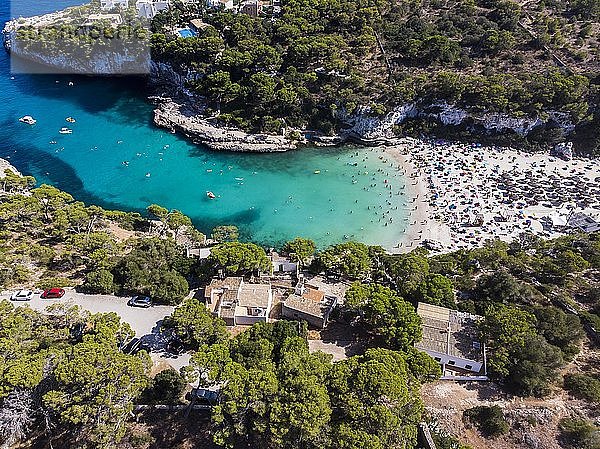 Luftaufnahme  Strand  Bucht Cala Llombards  Mallorca  Balearische Inseln  Spanien  Europa