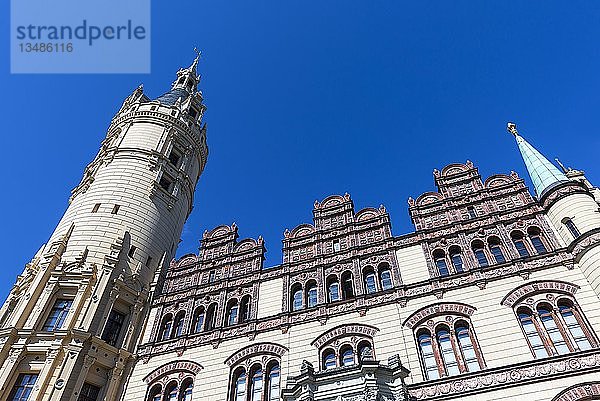 Terrakotta-Fassade mit Schlossturm vom Schweriner Schloss  Schwerin  Mecklenburg-Vorpommern  Deutschland  Europa