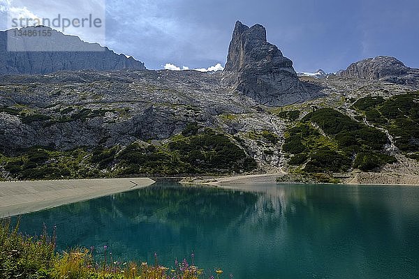 Stausee Lago di Fedaia  mit Marmolada  Marmolata  Dolomiten  Südtirol  Trentino-Südtirol  Italien  Europa