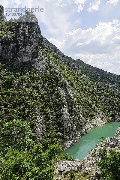 Fluss Mat  die Schlucht des Felsens  Regionaler Naturpark Ulza  Albanien  Europa
