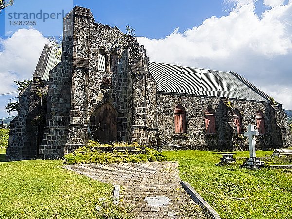 Verfallene anglikanische Kirche Saint Thomas  Half Way Tree  Basseterre  St. Kitts und Nevis  Mittelamerika