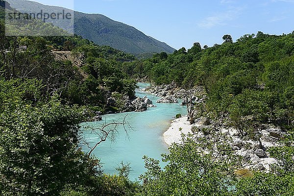 Fluss Drino bei Uji i Ftothe  Albanien  Europa
