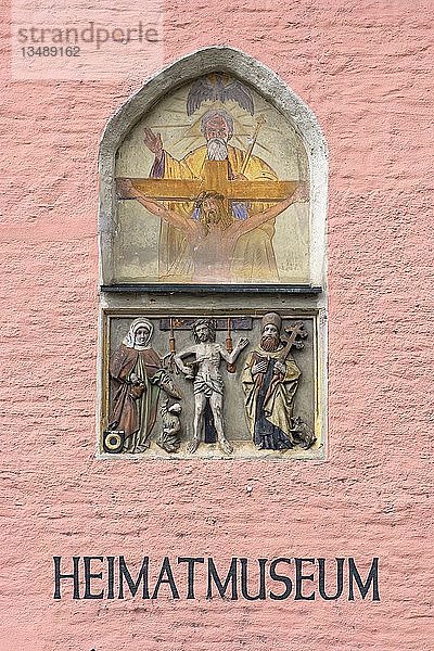 Religiöses Relief im Heimatmuseum  Vilsbiburg  Niederbayern  Deutschland  Europa