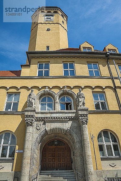 Eingang zum Oskar-von-Miller-Gymnasium  Schwabing  München  Oberbayern  Bayern  Deutschland  Europa