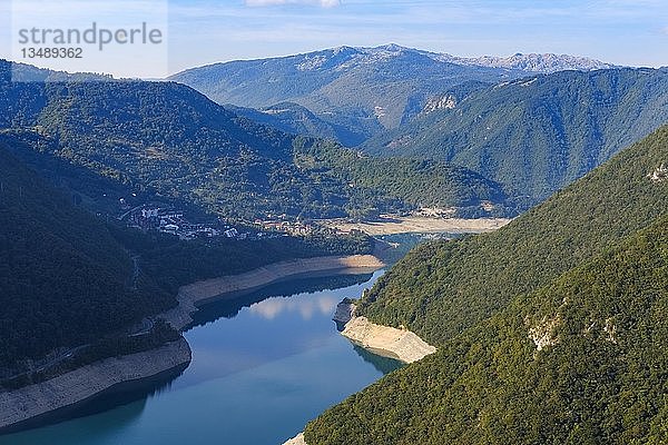 Stausee Pivsko jezero  Provinz Pluzine  Montenegro  Europa