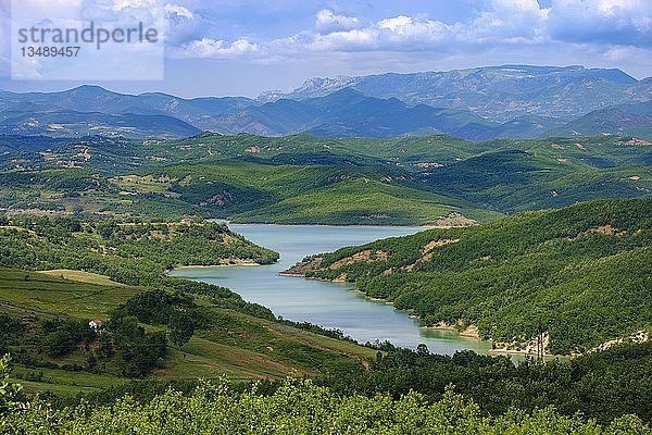 Ulza-Stausee  Liqeni i Ulzës  Fluss Mat  Ulëz  Qib Dibra  Albanien  Europa