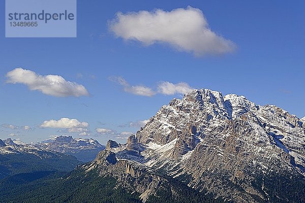 Blick von der Auronzohütte 2320 m zum Cristallino di Misurina 2775 m  Sextner Dolomiten  Südtirol  Südtirol  Italien  Europa