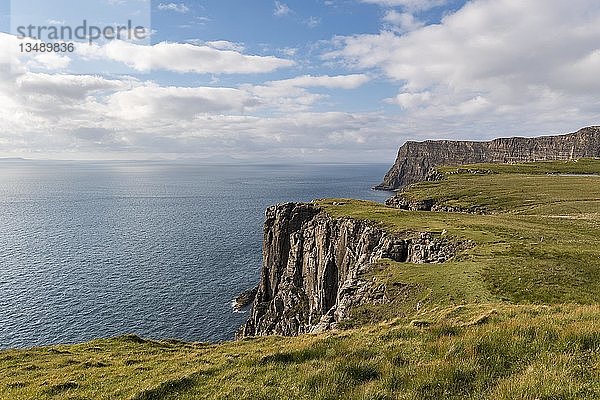 Felsenküste bei Neist Point  Isle of Skye  Innere Hebriden  Schottland  Vereinigtes Königreich  Europa