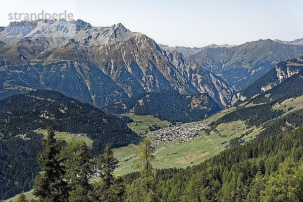 Nauders am Reschenpass  dahinter Piz Mundin 3146m  Vinschgau  Trentin-Südtirol  Italien  Europa