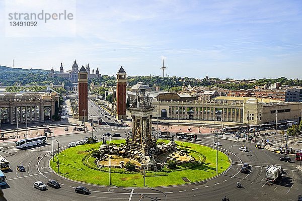 PlaÃ§a d'Espanya  hinter Avenida de la Reina Maria Cristina  Palau Nacional de Montjuic  Barcelona  Katalonien  Spanien  Europa