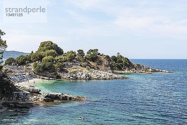 Strand  Kassiopi  Insel Korfu  Ionische Inseln  Mittelmeer  Griechenland  Europa