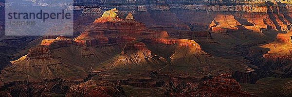 Panorama  Grand Canyon bei Sonnenuntergang  Aussichtspunkt Mather Point  South Rim  Grand Canyon  bei Tusayan  Arizona  USA  Nordamerika