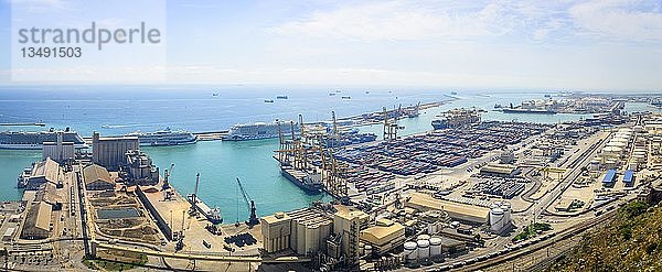 Hafen  gesehen vom MontjuÃ¯c  Barcelona  Katalonien  Spanien  Europa
