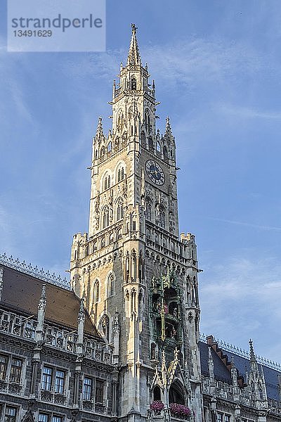Rathausturm mit Glockenspiel  Neues Rathaus  München  Oberbayern  Bayern  Deutschland  Europa