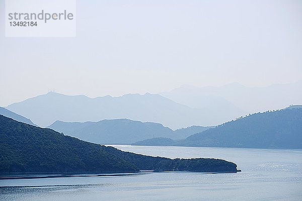 Vau Deja Stausee  Liqeni i Vaut tÃ DejÃ s  bei Shkodra  Qark Shkodra  Albanien  Europa