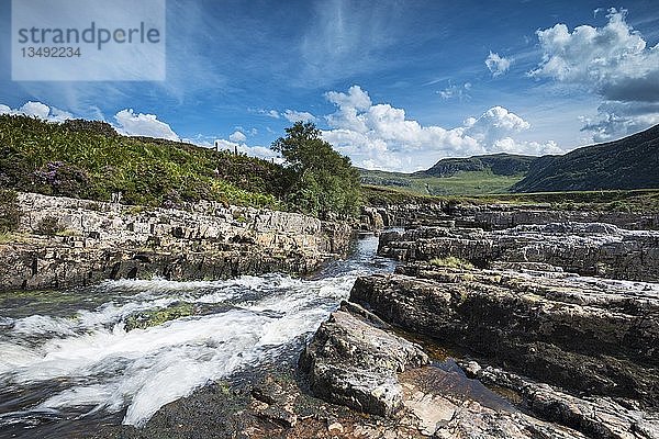 Der Fluss Strath Beag  Nördliche Highlands  Schottland  Vereinigtes Königreich  Europa