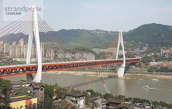 Qian Simen Qiao oder Tausend-Träger-Tor-Brücke über den Jangtse-Fluss  Chongqing  Provinz Chongqing  China  Asien