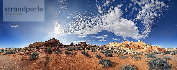 360Â°-Panorama der roten Sandsteinformationen bei Rainbow Vista mit bewÃ?lktem Himmel  Valley of Fire  Nevada  Vereinigte Staaten  Nordamerika