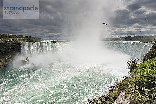 Niagarafälle  Horseshoe Falls  Niagarafälle  Ontario  Kanada  Nordamerika