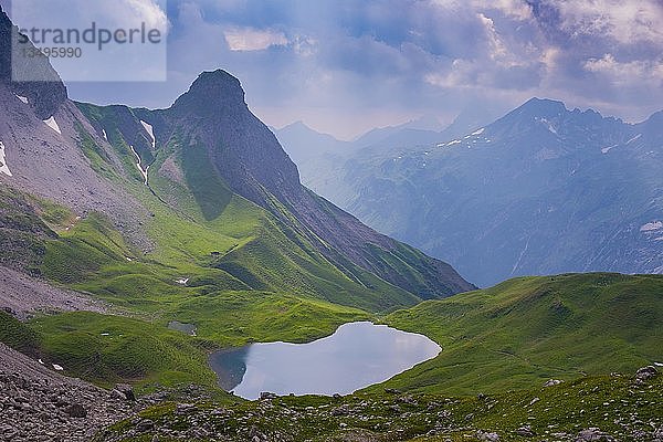 Rappensee  hinter Kleiner Rappenkopf  2276m  Allgäuer Alpen  Allgäu  Bayern  Deutschland  Europa