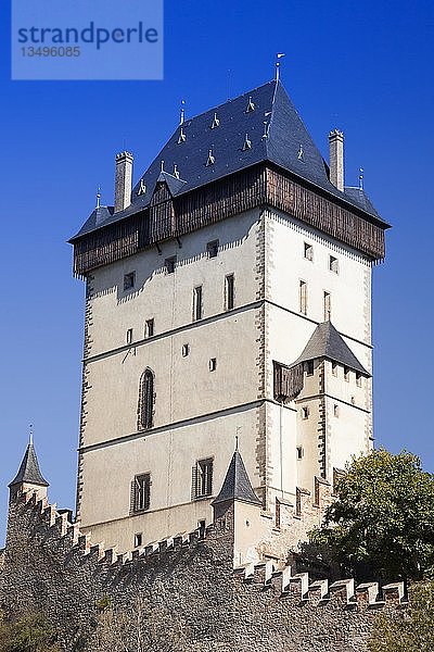 Turm der Burg Karl?tejn  KarlÃ¶tejn  Karlstein  Tschechische Republik  Europa