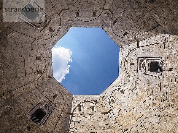 Innenansicht  Castel del Monte  Andria  Apulien  Italien  Europa