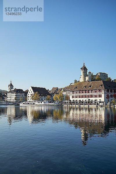 Blick über den Rhein auf die Altstadt und die Festung Munot  Kanton Schaffhausen  Schweiz  Europa