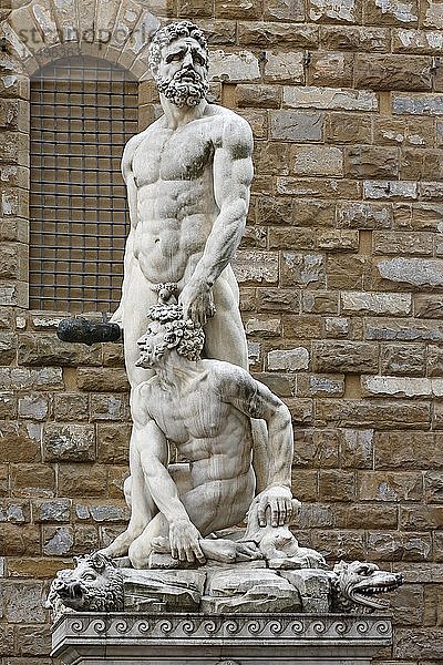 Herkules und Kakus von Baccio Bandinelli  Piazza della Signoria  Florenz  Toskana  Italien  Europa