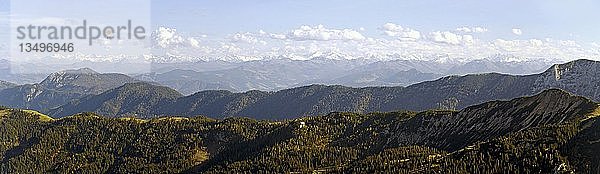 Bergpanorama vom Blaubergkamm aus gesehen  Tirol  Österreich  Europa