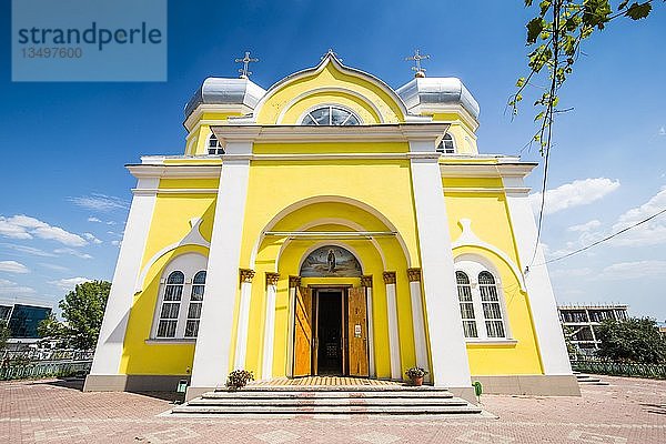 Russisch-orthodoxe Kirche im Zentrum  Comrat  Gagausien  Moldawien  Europa