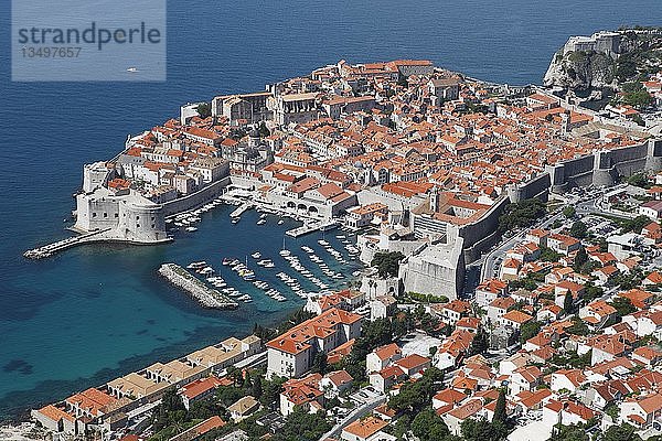 Blick auf die Altstadt  Dubrovnik  Kroatien  Europa