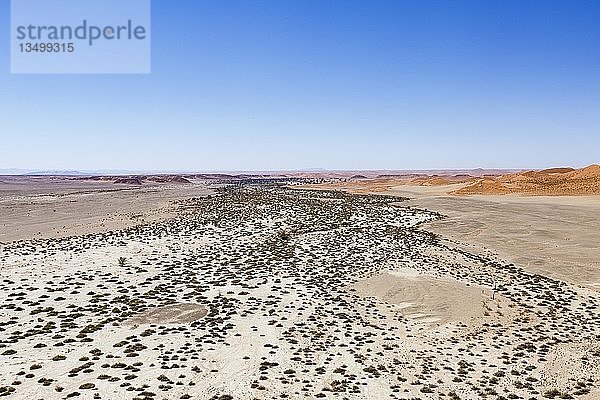 Luftaufnahme  trockene Tsondab-Pfanne  Tsondabvlei  Namib-Wüste  Namib-Naukluft-Nationalpark  Namibia  Afrika