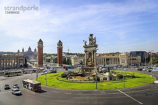 PlaÃ§a d'Espanya  hinter Avenida de la Reina Maria Cristina  Palau Nacional de Montjuic  Barcelona  Katalonien  Spanien  Europa