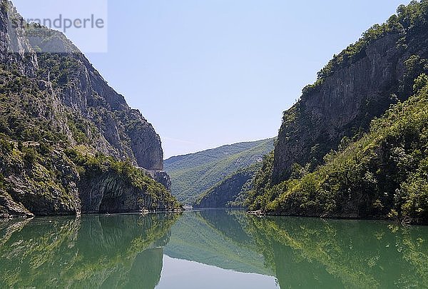 Koman-Stausee  Liqeni i Komanit  Fluss Drin  Qark Shkodra  Albanien  Europa
