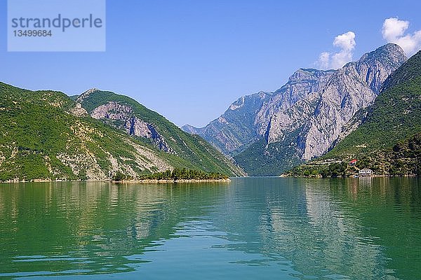 Insel Paqe  Stausee Koman  Liqeni i Komanit  Fluss Drin  Qark Shkodra  Albanien  Europa