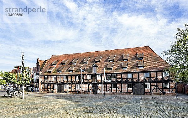 Ehemalige Stallungen  heute Touristeninformation  Stadtbibliothek und Heimatmuseum  Winsen an der Luhe  Niedersachsen  Deutschland  Europa