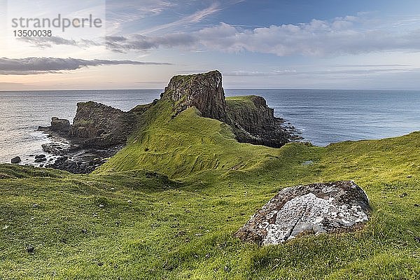 Brother's Point  Rubha nam Brathairean  Felsenküste  Isle of Skye  Innere Hebriden  Schottland  Vereinigtes Königreich  Europa