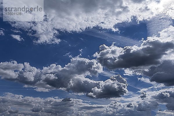 Wolkenformationen  Bayern  Deutschland  Europa