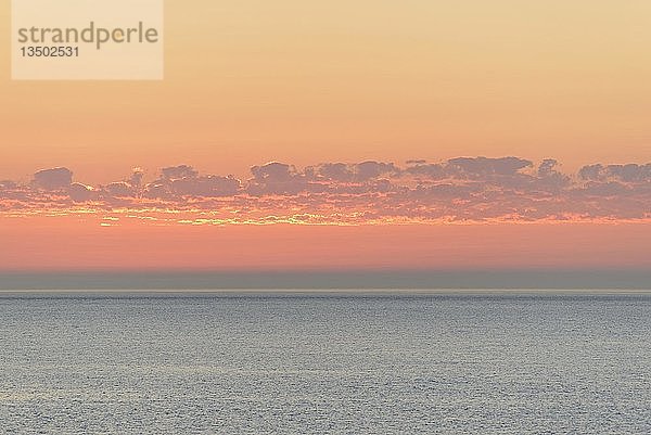 Sonnenuntergang an der Nordsee  Norderney  Ostfriesische Inseln  Niedersachsen  Deutschland  Europa