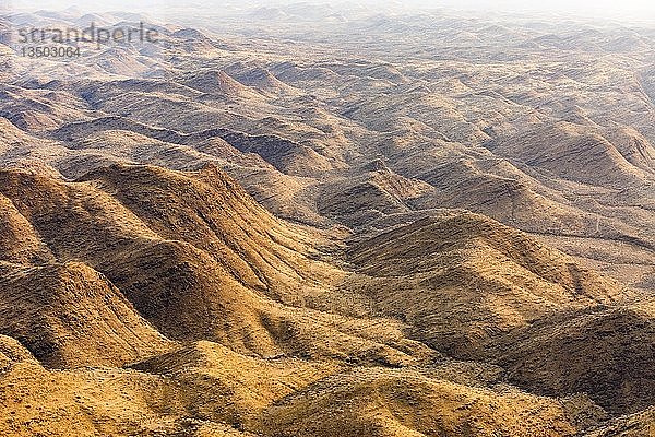 Luftaufnahme  Berglandschaft im Khomas-Hochland  Namibia  Afrika