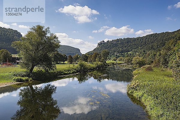 Blick über die Donau bei Hausen im Tal  Landkreis Sigmaringen  Baden-Württemberg  Deutschland  Europa