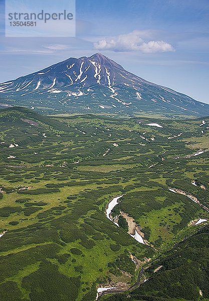 Luftaufnahme  Vulkan Iljinsky  Kamtschatka  Russland  Europa