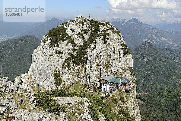 Buchstein mit Tegernseer Hütte  Mangfallgebirge  Oberbayern  Bayern  Deutschland  Europa