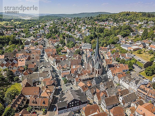 Drohnenaufnahme der charmanten Kleinstadt Schotten  Hessen  Deutschland  Europa