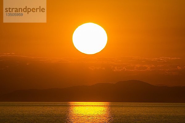 Otter Point bei Sonnenuntergang  UNESCO-Welterbe  Cape Maclear  Malawi  Afrika