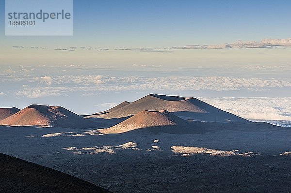 Vulkankegel auf dem Gipfel des Mauna Kea  Big Island  Hawaii  USA  Nordamerika
